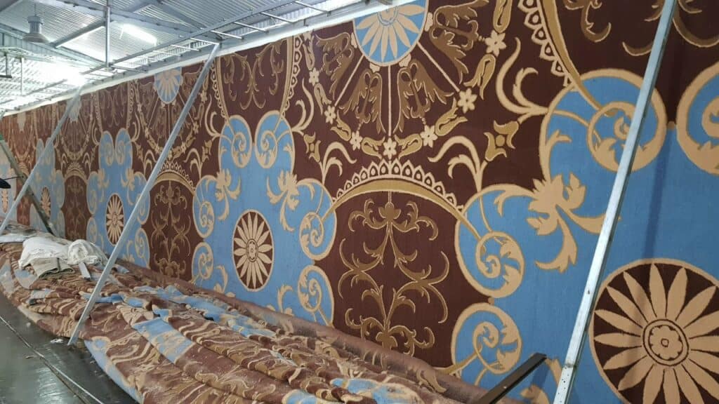 Một ảnh chụp về sản phẩm thảm len được dệt thủ công tại HangKenhRugs